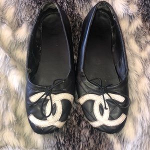 🖤 CLASSIC WELL WORN BALLET FLATS 🖤